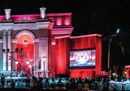 OPEN AIR - become closer to the viewer.